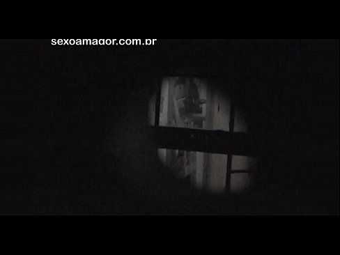 ❤️ Блонді таємно знімає на відео сусідський вуайерист, прихований за порожнистими цеглами Анальне відео на uk.bookland.top ❌